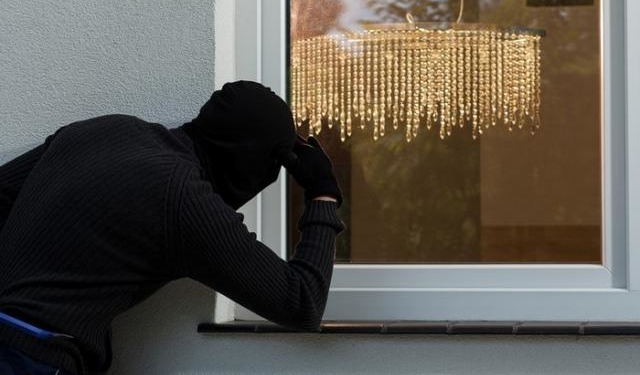 На Тернопільщині затримали двох осіб, підозрюваних у серії крадіжок