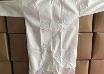 У Тернопільські лікарні місцеві благодійники передали засоби захисту для лікарів