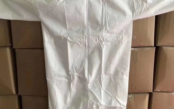 У Тернопільські лікарні місцеві благодійники передали засоби захисту для лікарів