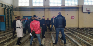 На Тернопільщині поліція розслідує справу про неякісний ремонт спортзалу у школі
