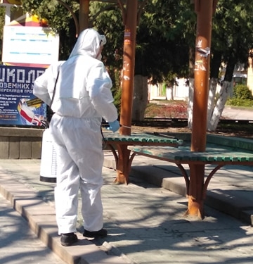 Місто на карантині: у Тернополі продовжують дезінфікувати місця масового скупчення людей