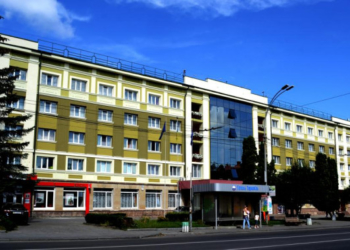 Тернопільські медики житимуть в готелях та їздитимуть на роботу безкоштовно