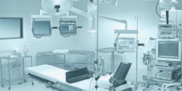 Тернопільські хірурги подарували хлопчику дитинство