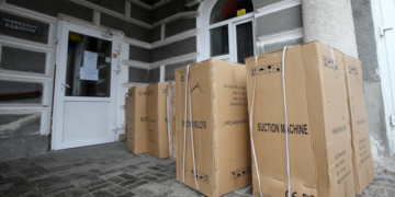 Лікувальні заклади Тернополя отримали від благодійників необхідне обладнання
