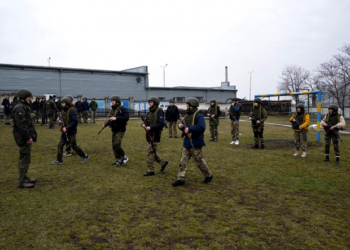 Практичні заняття: як тернопільські учні вивчають предмет “Захист Вітчизни”