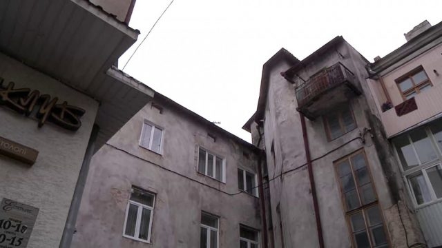 Капітальні ремонти дахів у житлових будинках Тернополя