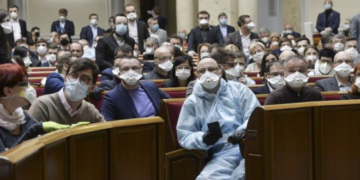 Нардепи подбали про себе, але забули про людей