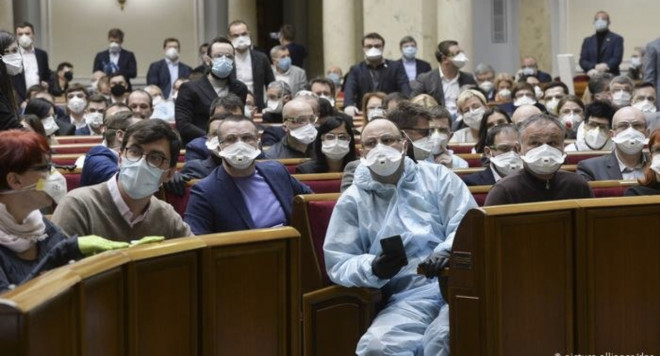 Нардепи подбали про себе, але забули про людей