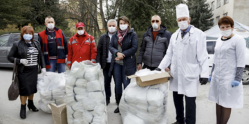 Виконана обіцянка: медики п’яти районів Тернопілля отримали особливі великодні подарунки