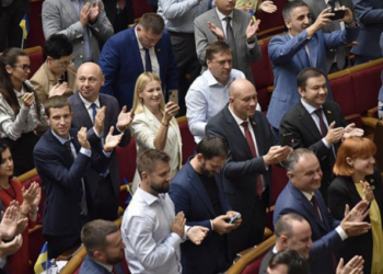 Нардепи подбали про себе, але забули про людей