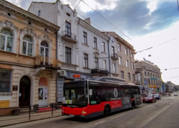 Оновлений графік перевезень у Тернополі тролейбусами та автобусами в робочі дні