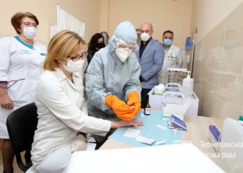 У Тернополі розпочали перевіряти працівників підвищеної зони ризику