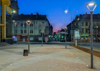 У Тернополі завершують капітальний ремонт Привокзального майдану