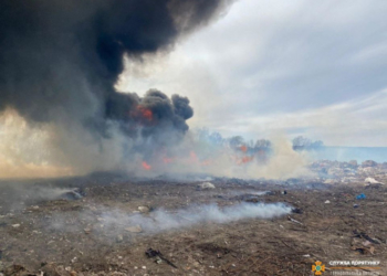 У Тернополі невідомі підпалили очерет вздовж річки Серет