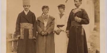 Унікальні світлини з минулого показав тернопільський фотограф