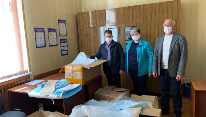 На Тернопіллі студенти пошиють медикам близько 1,5 тисячі захисних костюмів