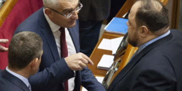 Замість того, щоб красти гроші в лікарів, краще їх застрахуйте, – Іван Чайківський про дії влади