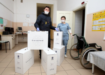 Тернопільським лікарням невідомий благодійник подарував медичне обладнання-монітори пацієнта