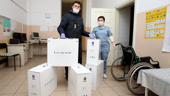 Тернопільським лікарням невідомий благодійник подарував медичне обладнання-монітори пацієнта