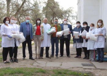 Медики, які опікуються одинокими старенькими, отримали допомогу від волонтерів