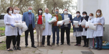 Медики, які опікуються одинокими старенькими, отримали допомогу від волонтерів
