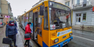 У Тернополі внесли зміни у розклад руху спецтранспорту