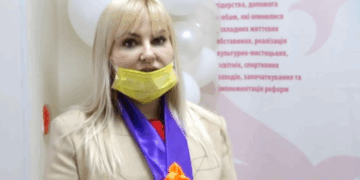 «Великдень з Дією»: більше 200 святкових продуктових наборів розвезли потребуючим благодійниці
