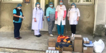 Тернопільський депутат Юрій Смакоуз порадував смаколиками маленьких пацієнтів інфекційного відділення міської дитячої лікарні