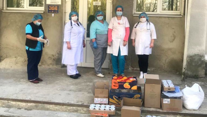 Тернопільський депутат Юрій Смакоуз порадував смаколиками маленьких пацієнтів інфекційного відділення міської дитячої лікарні