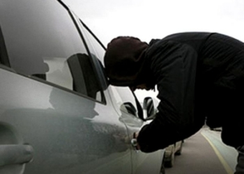 У Тернополі винахідливий юнак викрав авто за допомогою евакуатора