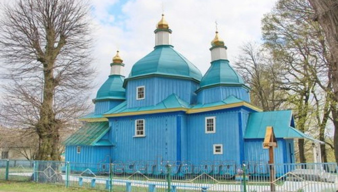 З висоти пташиного польоту можна розгледіти мальовничі краєвиди села на Тернопільщині