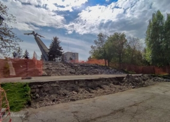 Тернопільському парку ремонтують сходи