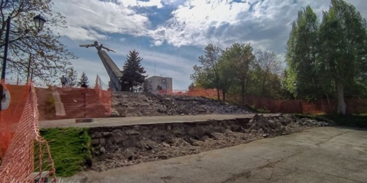 Тернопільському парку ремонтують сходи