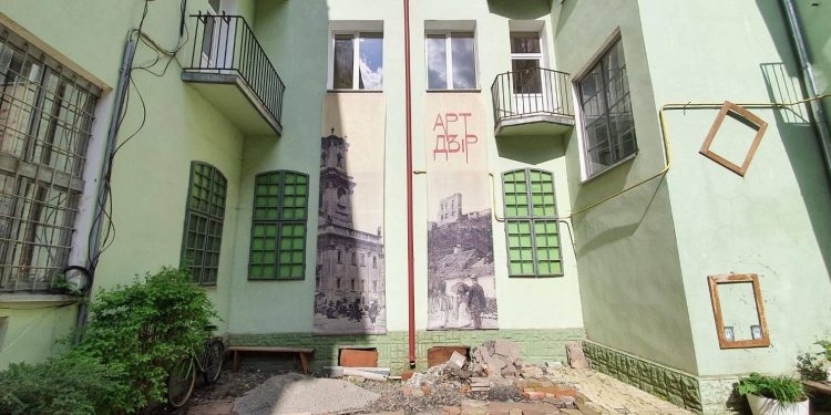 На Тернопільщині є унікальний мистецький дворик