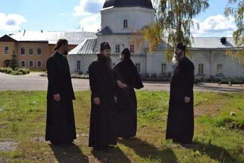 Медики з Почаєва на Тернопільщині скаржаться на відсутність зарплатні та обіцяних доплат