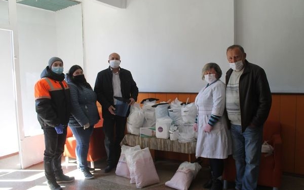 Вберегти село: фельдшерам, листоношам та соціальним працівникам Тернопільщини «Контінентал» передав засоби захисту