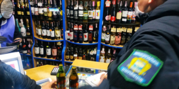 Попри заборону у Тернополі продовжують продавати алкоголь