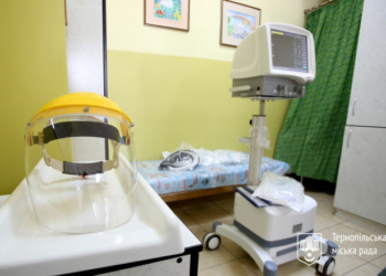 Боротьба з коронавірусом триває: ще три апарати ШВЛ передали у Тернопільську дитячу лікарню