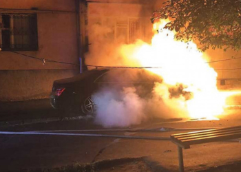 Тернопільські правоохоронці встановили групу осіб причетних до підпалу іномарки