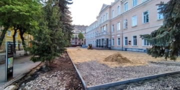 У Тернополі відтворюють старовинний стиль двору школи