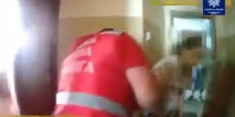 Молодий чоловік у Тернополі жорстоко порізав батьків (Відео)