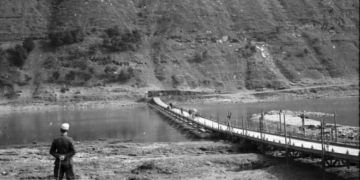 У мережі показали раритетні переправи через Дністер на Тернопільщині під час війни (Фото)