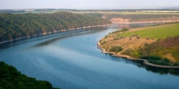 На Тернопільщині незаконно видобували та реалізовували корисні копалини з русла Дністра