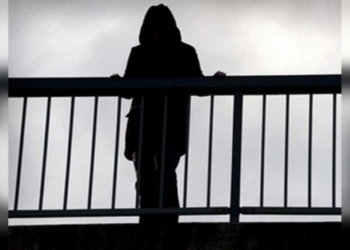 У Тернополі чоловік намагався стрибнути із залізничного мосту