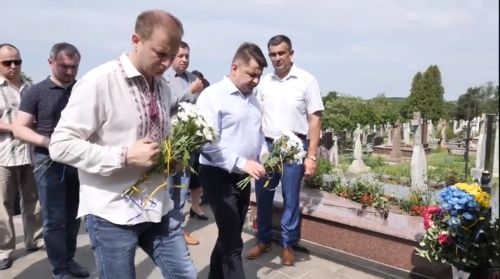 «Герої Небесної Сотні ціною власного життя показали, що Україну неможливо поставити на коліна», – Віктор Овчарук