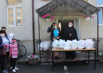 Подарунки маленьким тернополянам передав Карітас