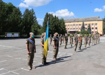 Віктор Овчарук привітав військовослужбовців 44 бригади із Днем Конституції