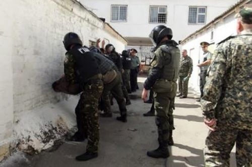 Вбив і гуляв на свободі: на Тернопільщині доправили в ізолятор обвинуваченого у важкому злочині