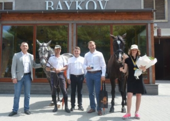 Віктор Овчарук нагородив переможців першого етапу змагань з кінного спорту