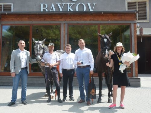 Віктор Овчарук нагородив переможців першого етапу змагань з кінного спорту